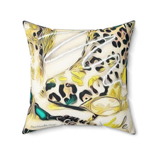Load image into Gallery viewer, Pillow Title Glamour
