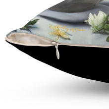 Load image into Gallery viewer, Pillow Floral Print
